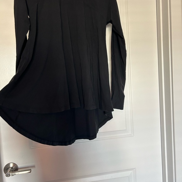 LULULEMON • Acadia Black Long Sleeve Top • M/L - Picture 5 of 7